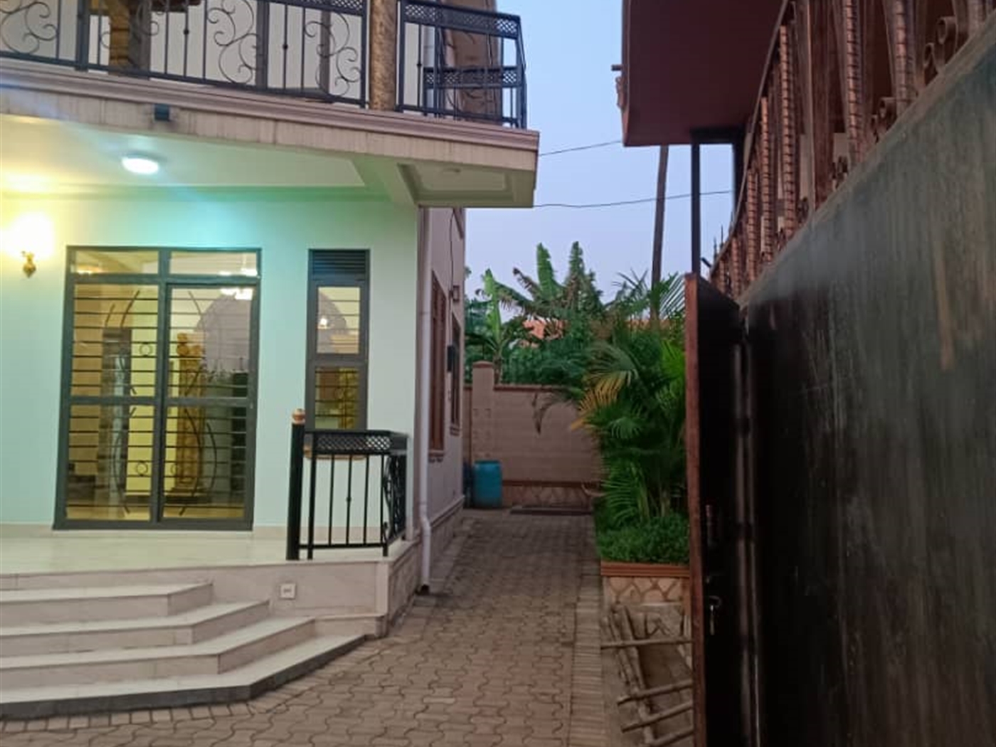 Storeyed house for sale in Ssekiwuga Wakiso