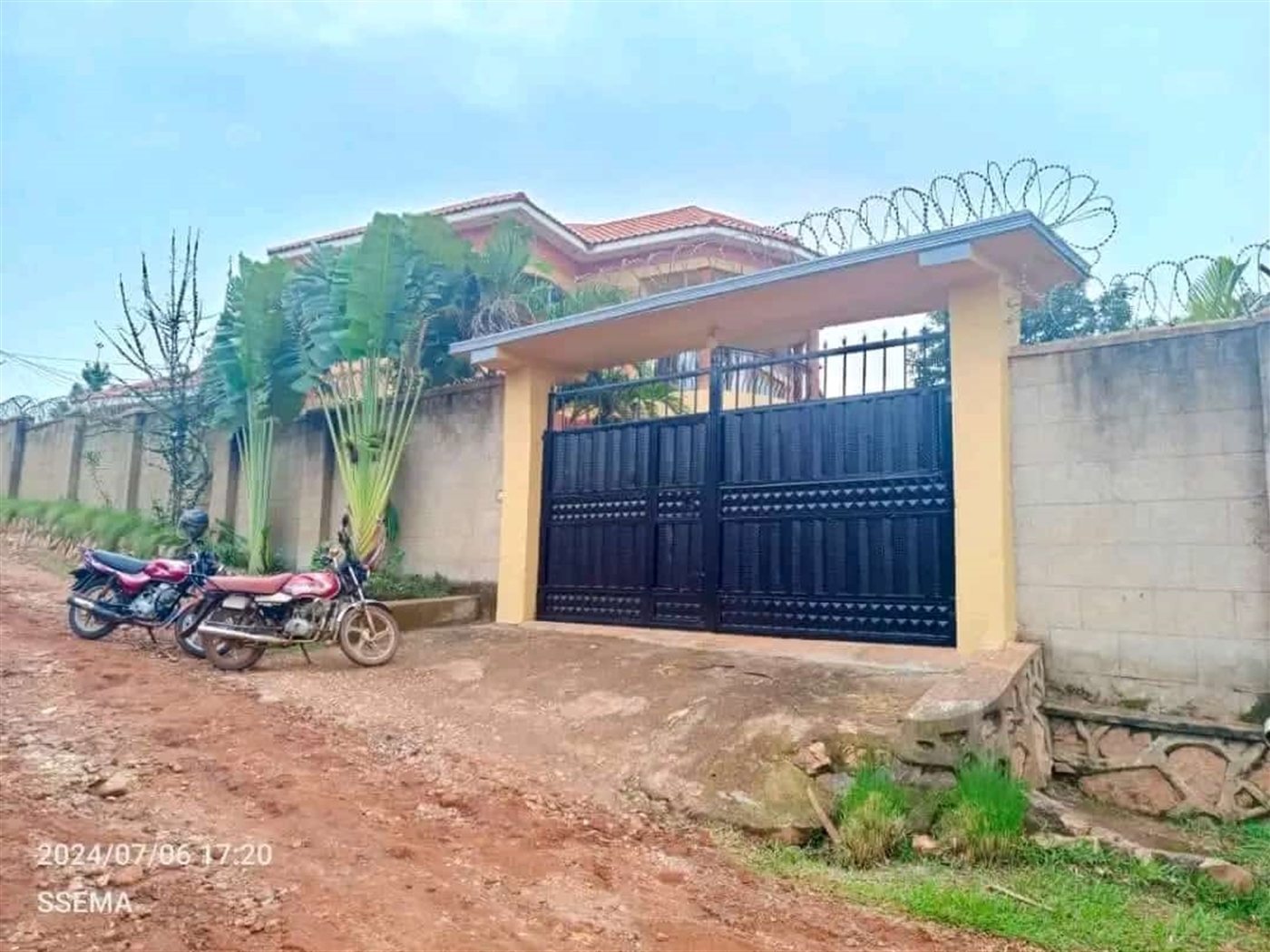 Storeyed house for sale in Buddo Masaka