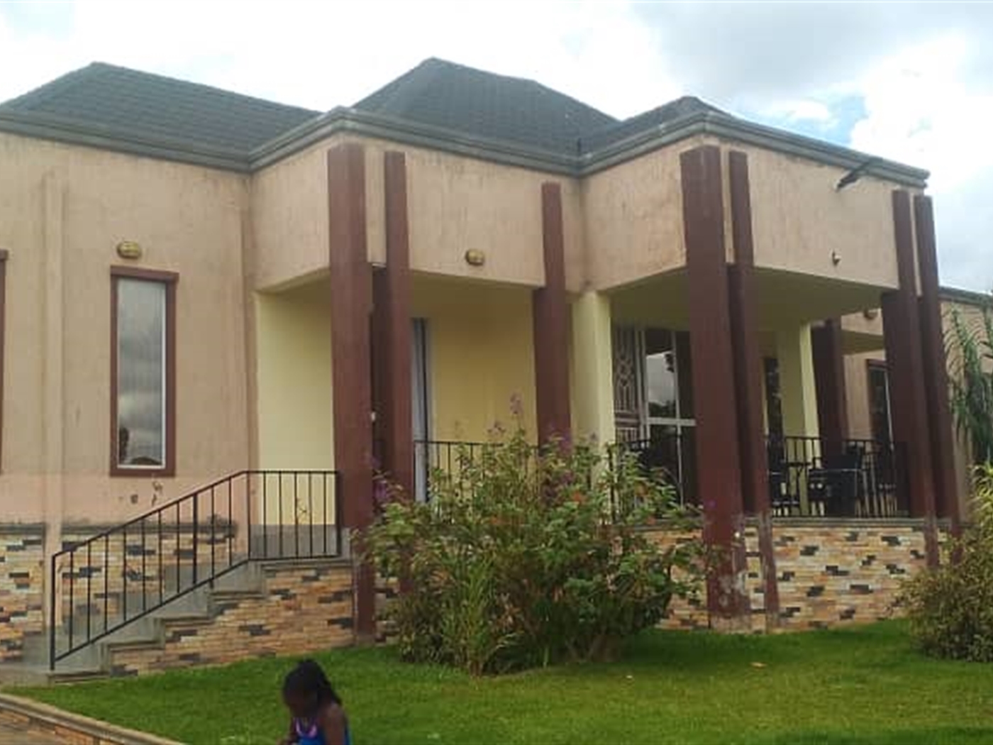 Bungalow for sale in Kayungatowm Mukono