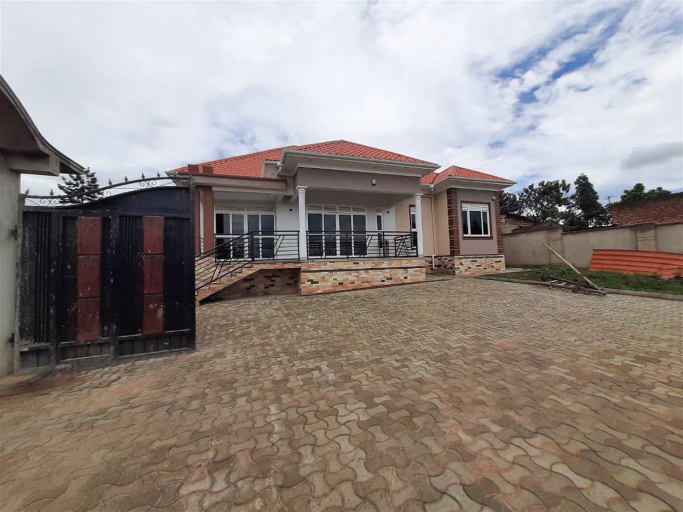 Bungalow for sale in Kira Wakiso