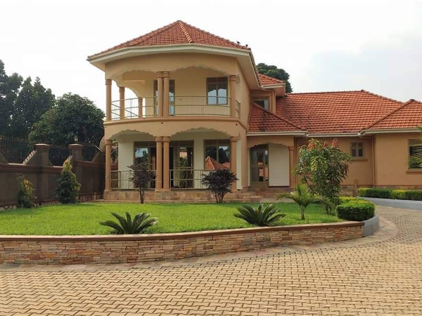 Storeyed house for sale in Entebbe Wakiso