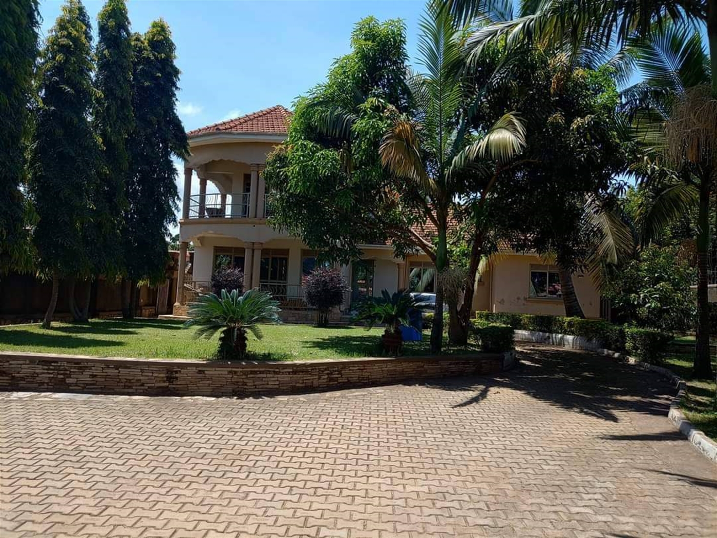 Storeyed house for sale in Entebbe Wakiso