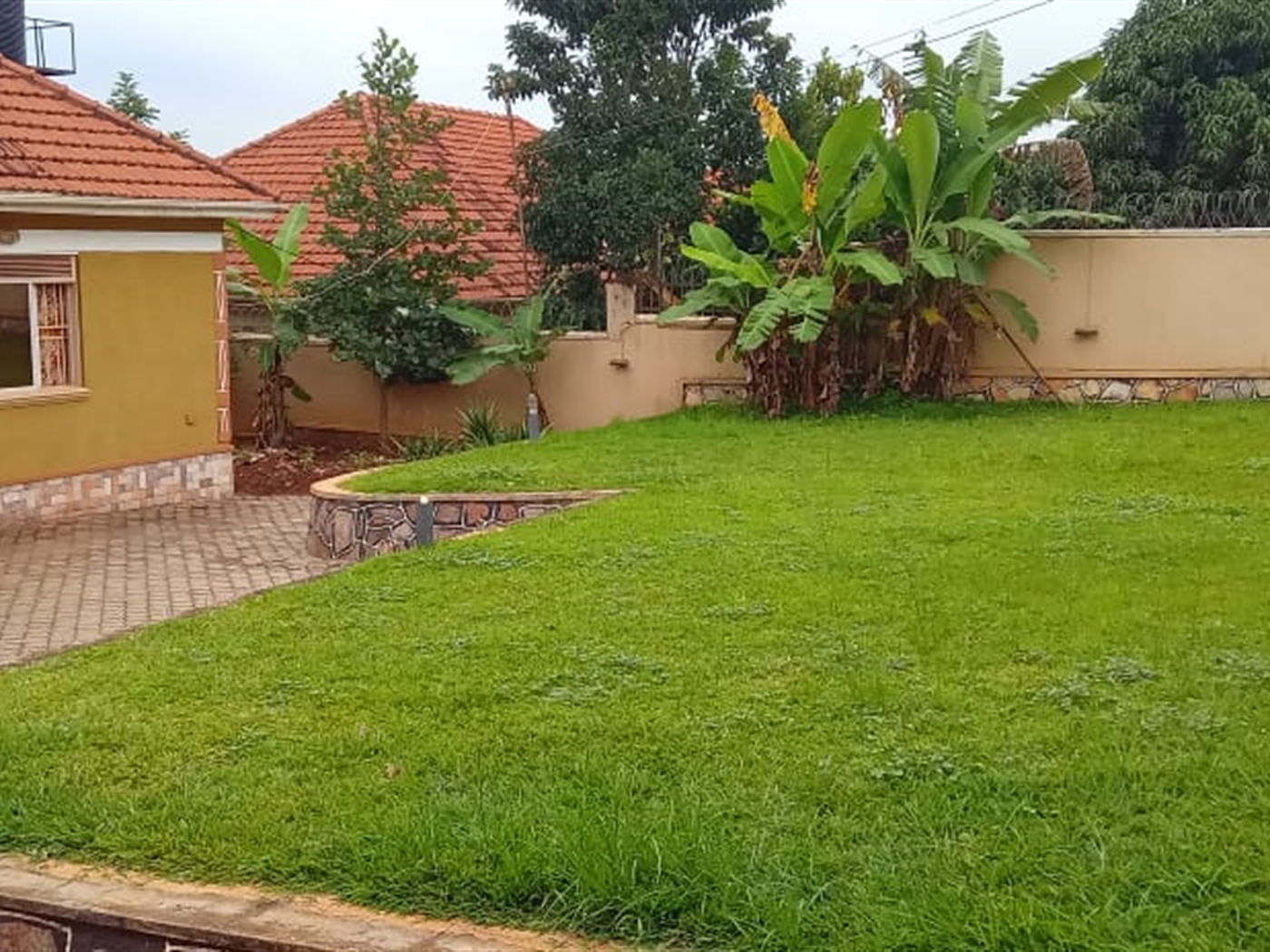 Bungalow for rent in Akright Wakiso