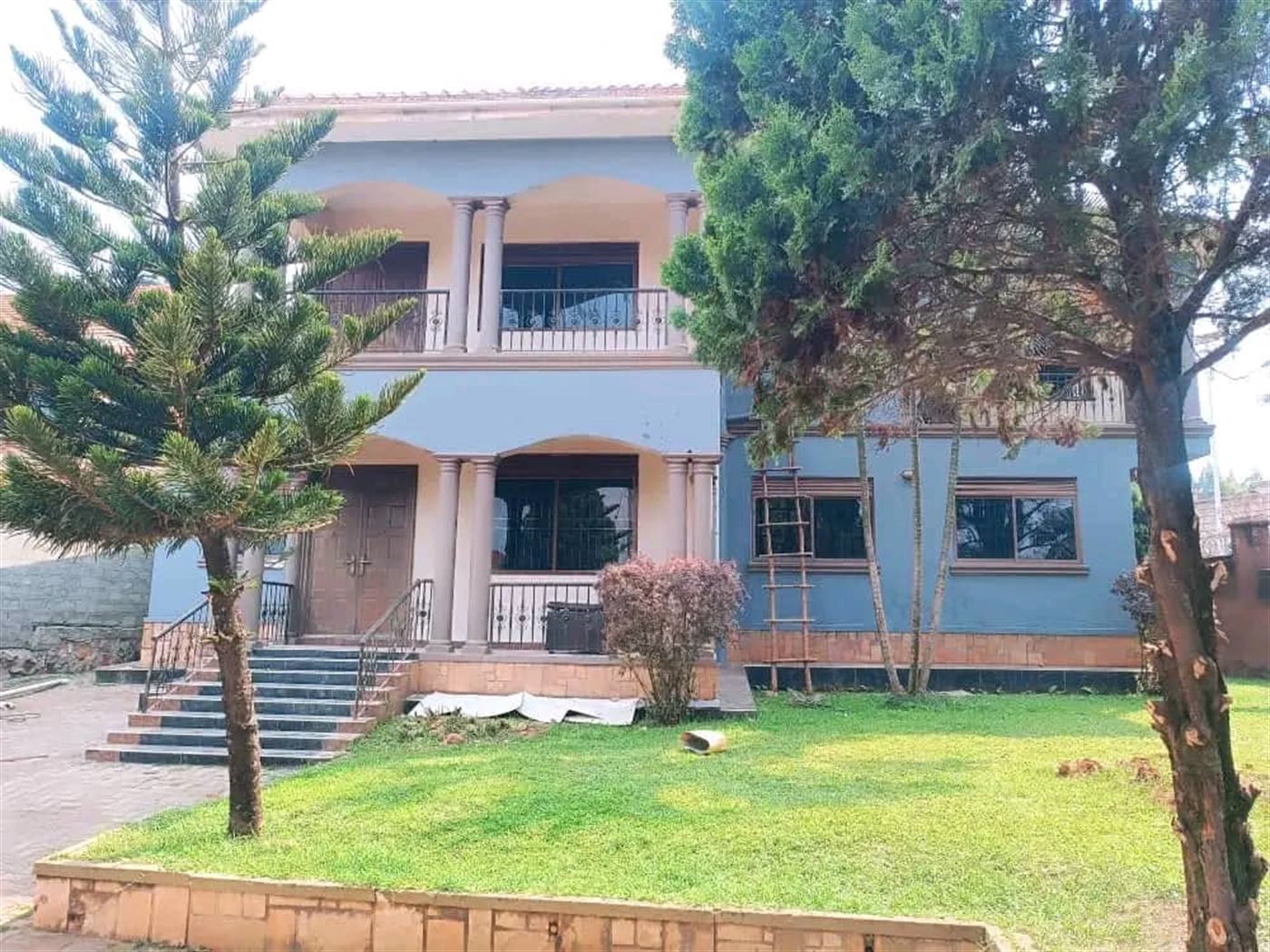 Storeyed house for sale in Kisaasi Wakiso