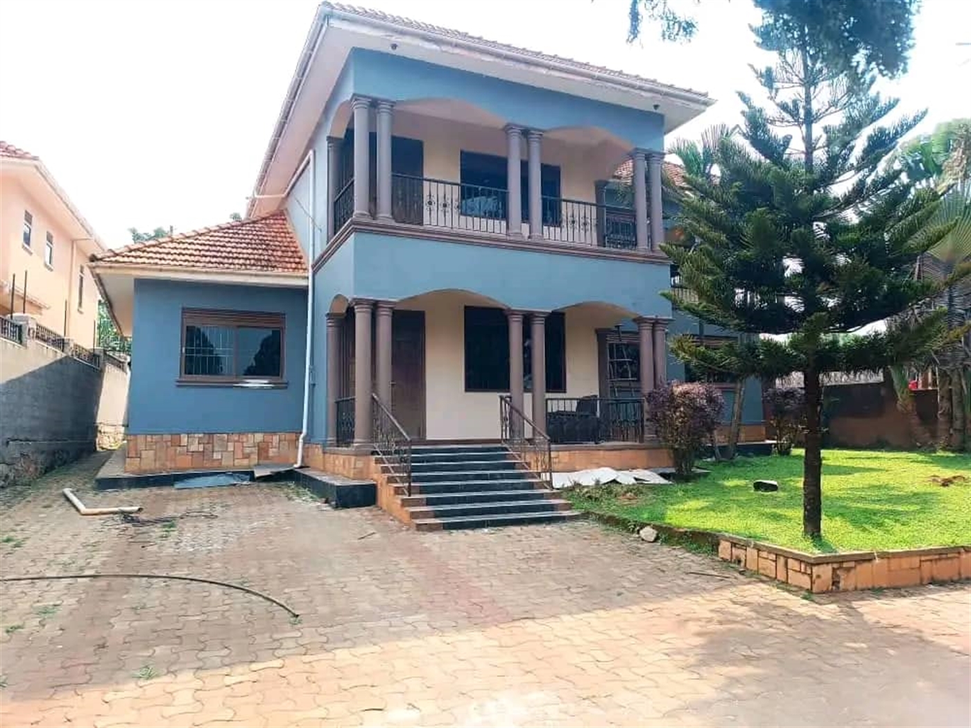 Storeyed house for sale in Kisaasi Wakiso