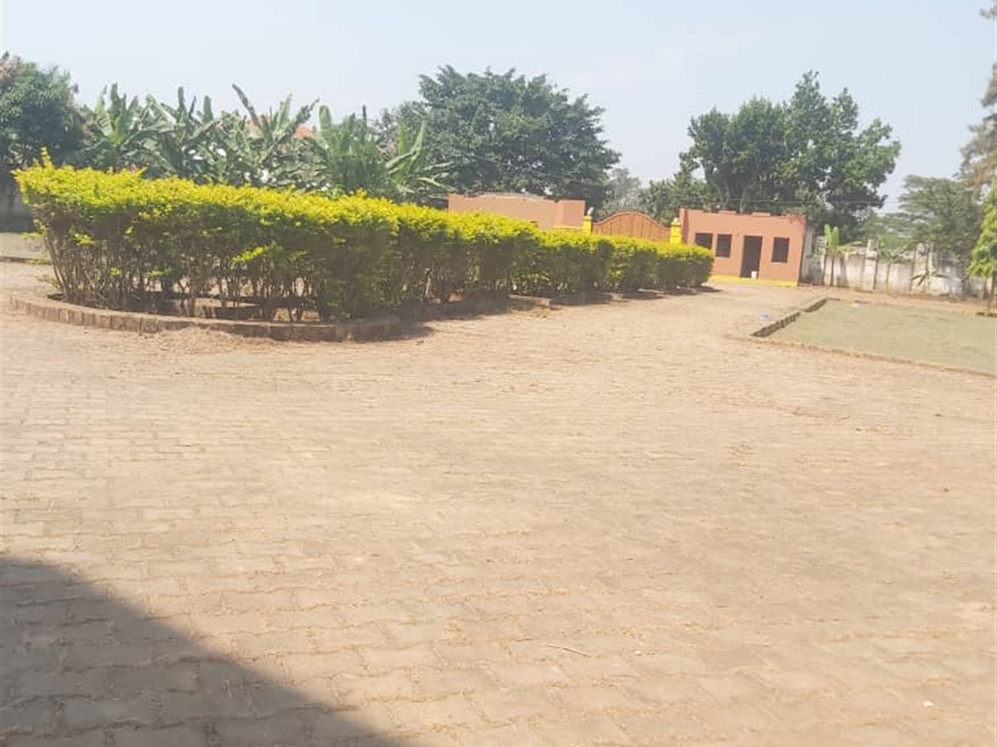 Storeyed house for sale in Mutungo Wakiso