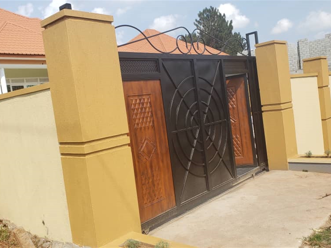 Bungalow for sale in Kitende Wakiso