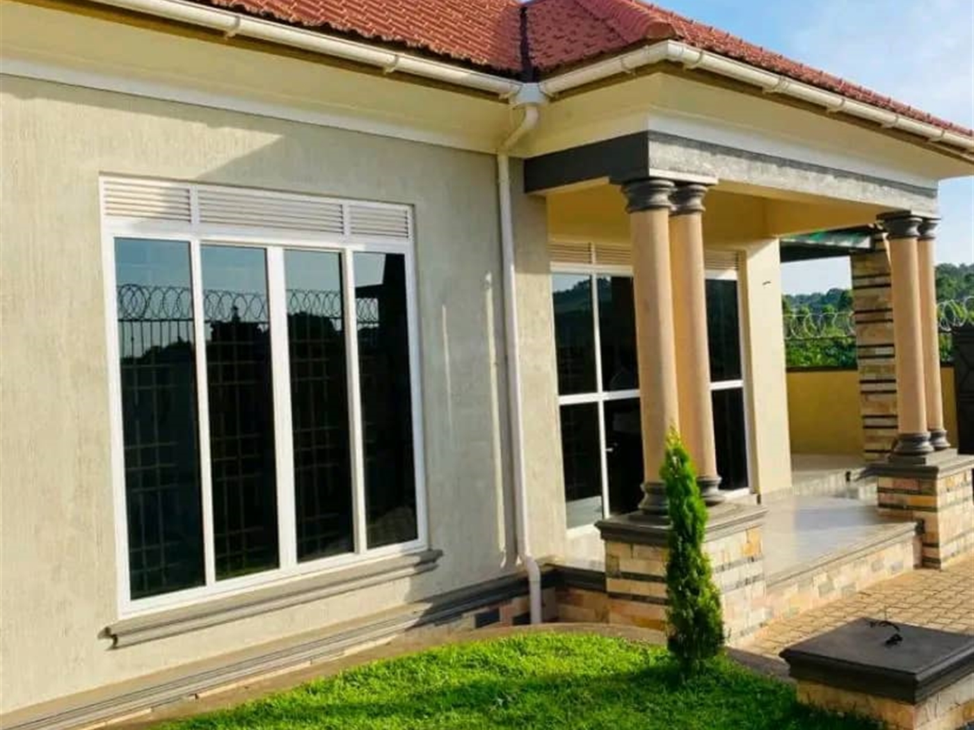 Bungalow for sale in Kitende Wakiso