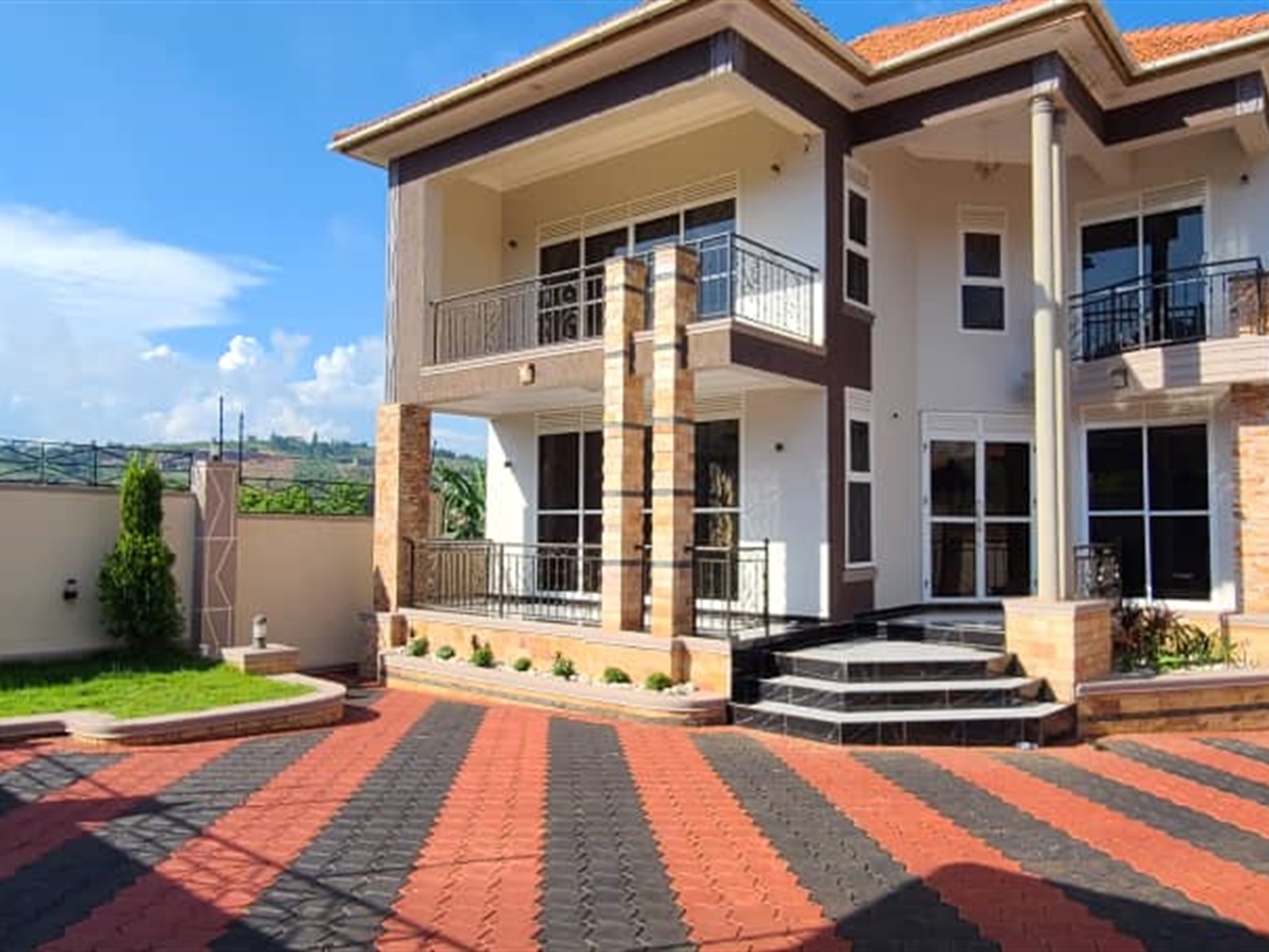 Storeyed house for sale in Bwebajja Wakiso