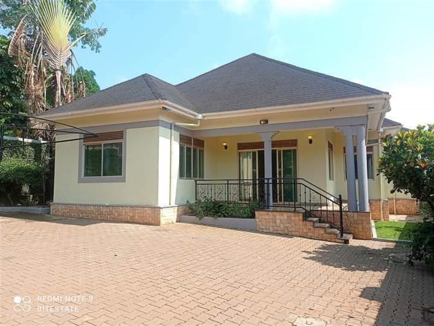 Bungalow for sale in Kyaliwajjalaa Wakiso