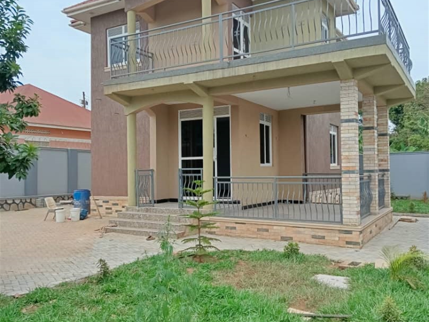 Storeyed house for sale in Bweyakajjansi Wakiso