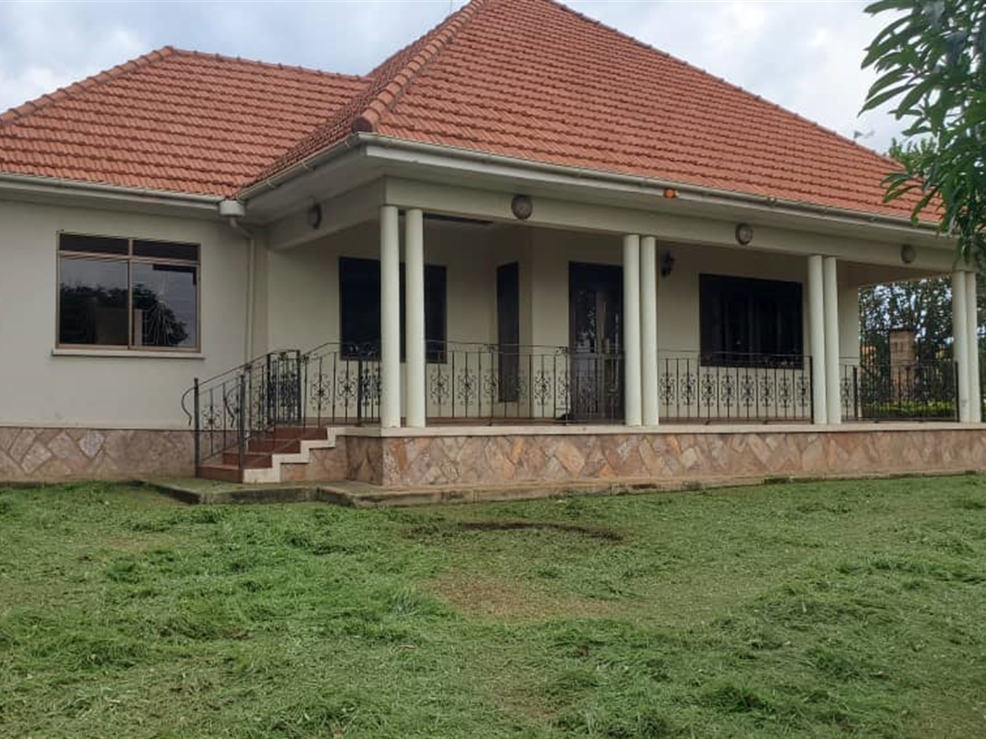 Bungalow for sale in Kisaasi Wakiso