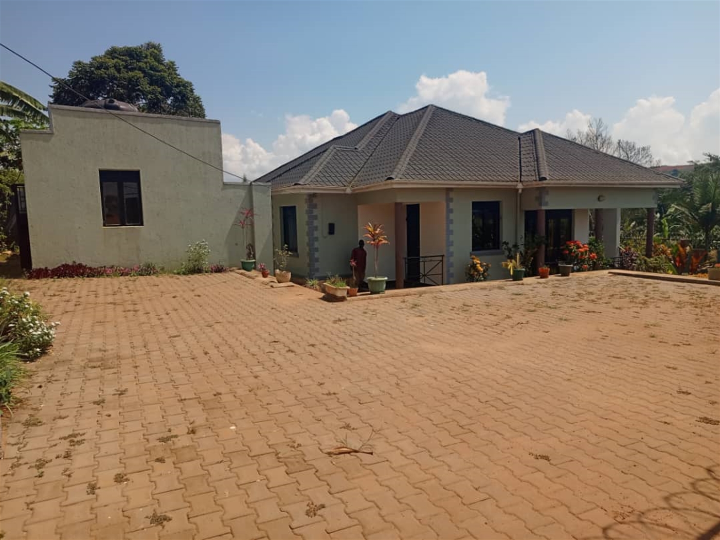 Bungalow for sale in Nkoowe Wakiso