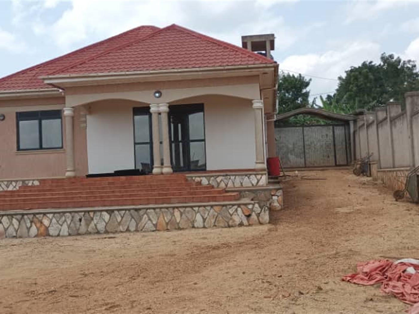 Bungalow for sale in Nakweelo Wakiso