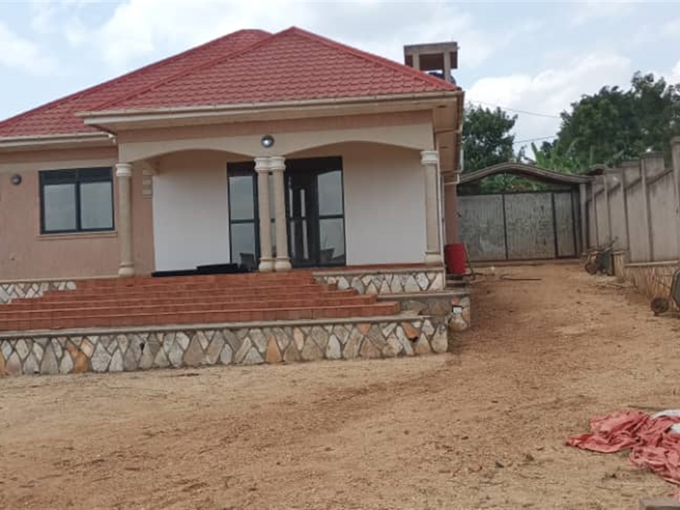 Bungalow for sale in Nakweelo Wakiso