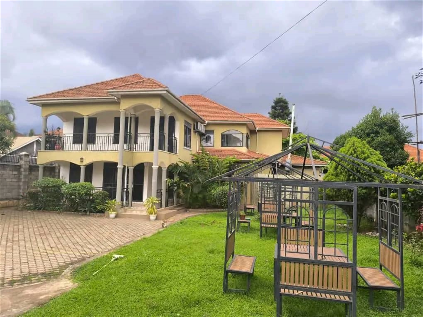 Storeyed house for sale in Munyonyo Kampala