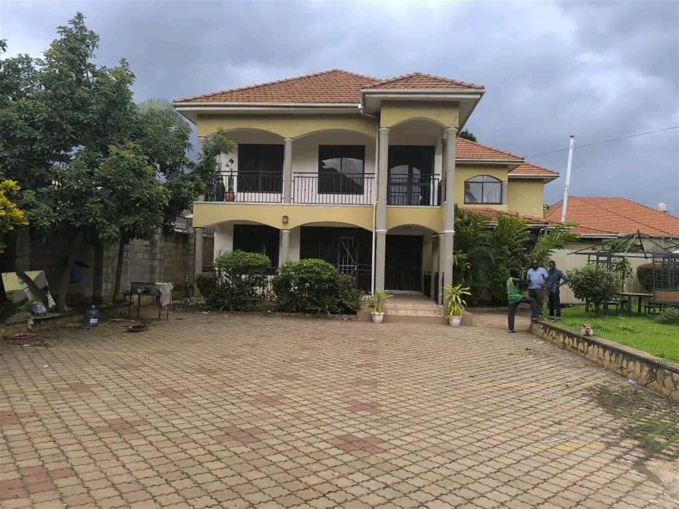 Storeyed house for sale in Munyonyo Kampala