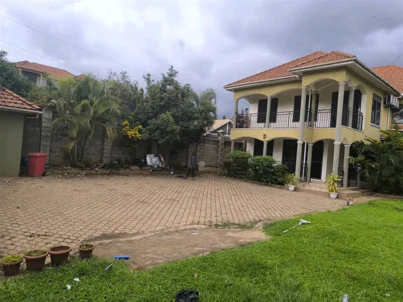 Storeyed house for sale in Munyonyo Kampala