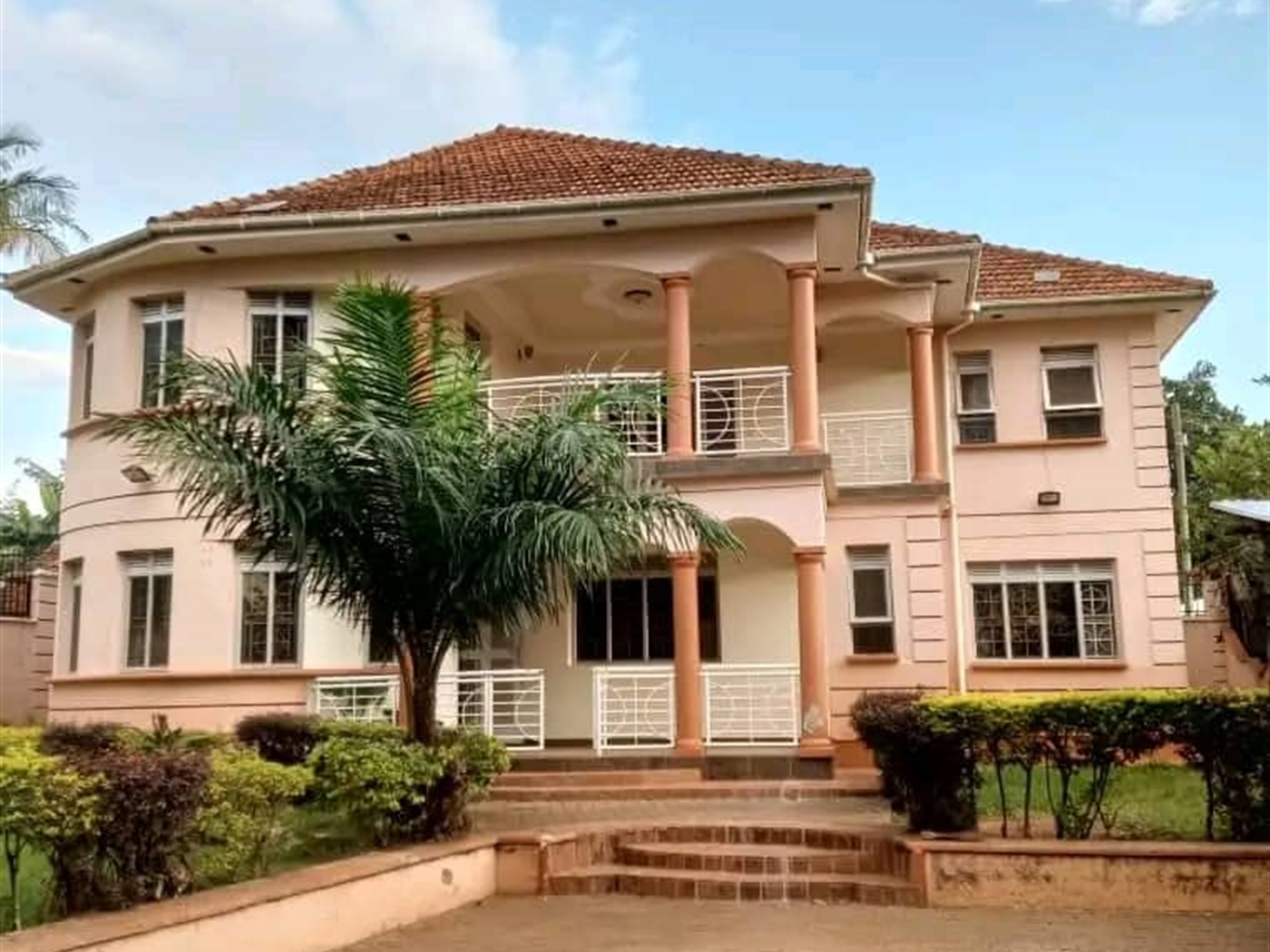 Storeyed house for sale in Entebbe Wakiso