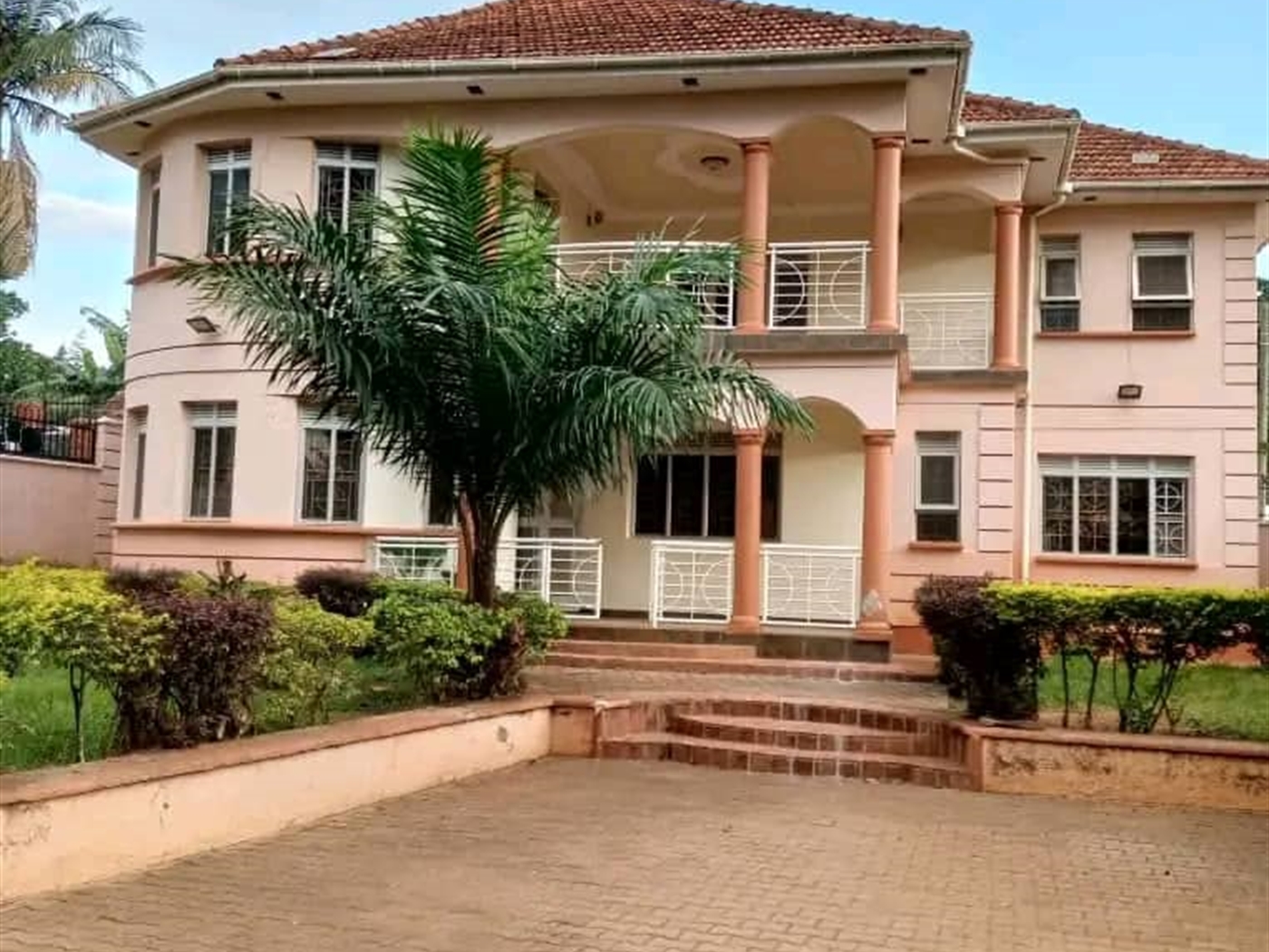 Storeyed house for sale in Entebbe Wakiso