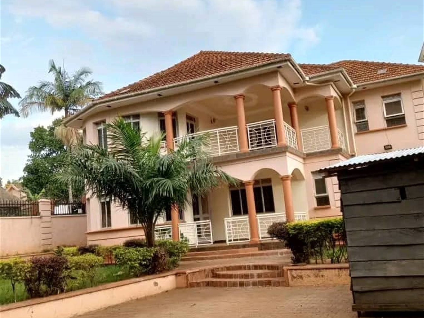 Storeyed house for sale in Entebbe Wakiso