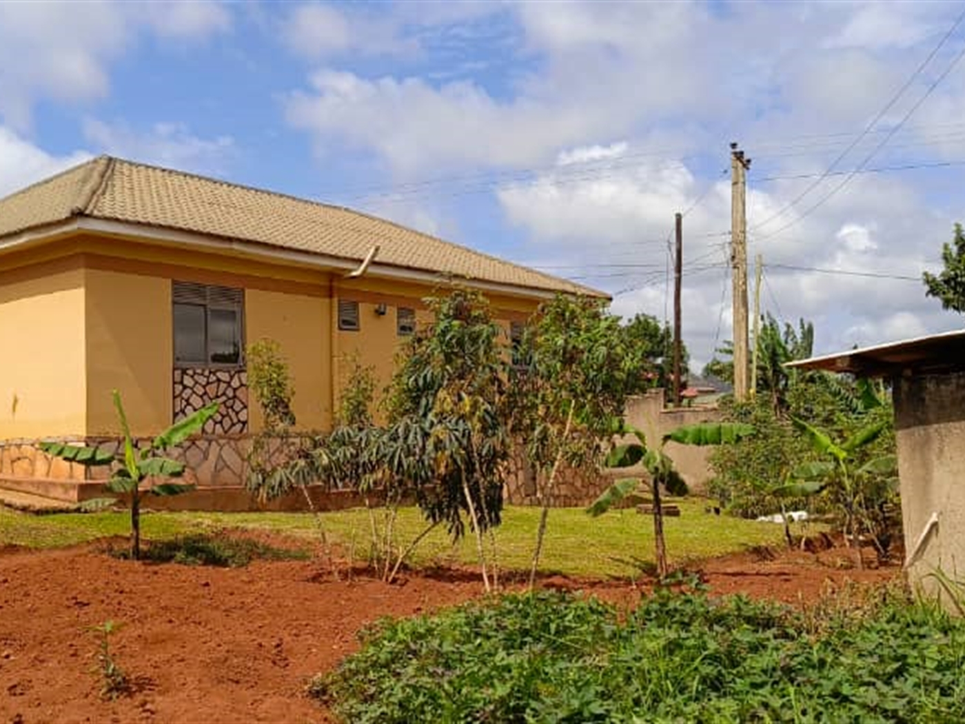 Bungalow for sale in Nansana Wakiso