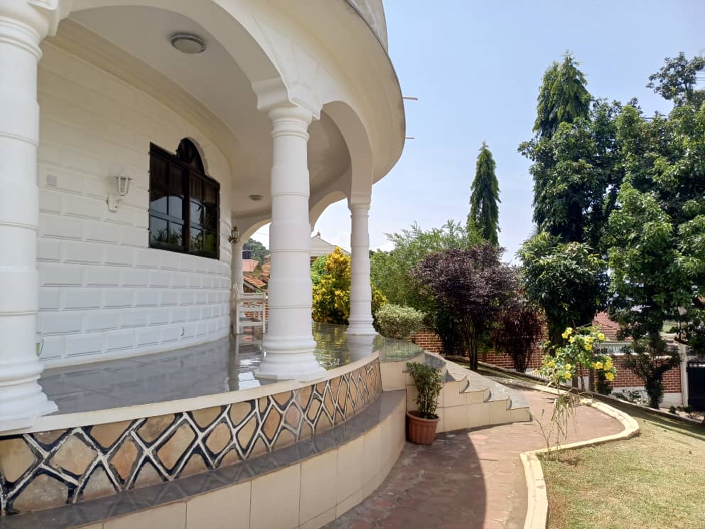 Mansion for sale in Makindye Kampala