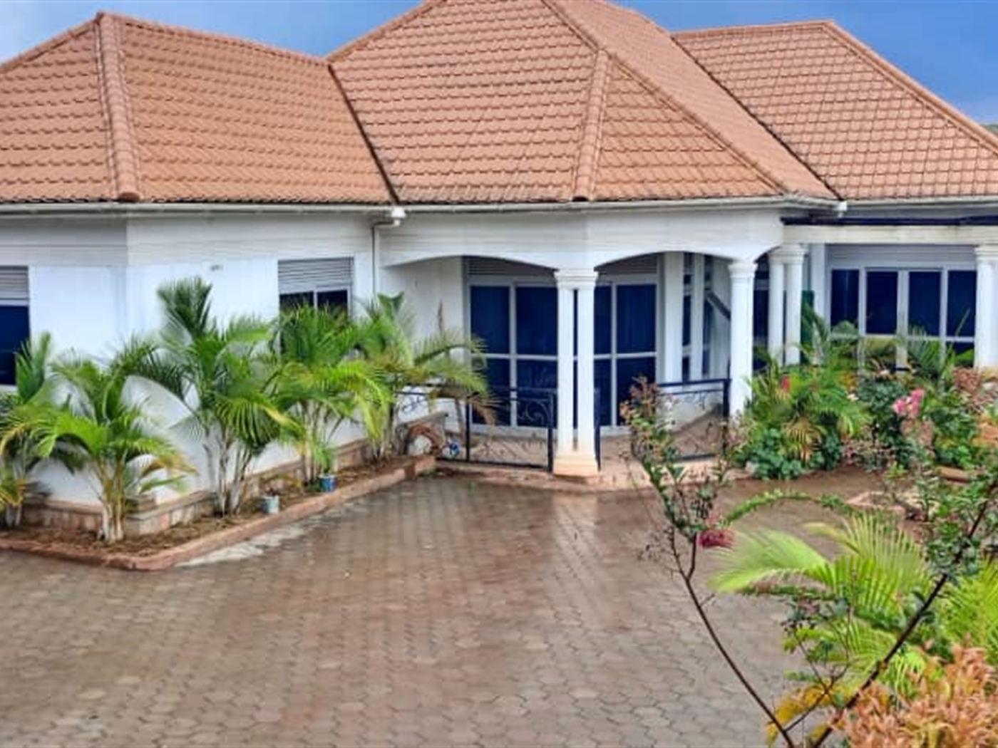 Bungalow for sale in Kitende Wakiso