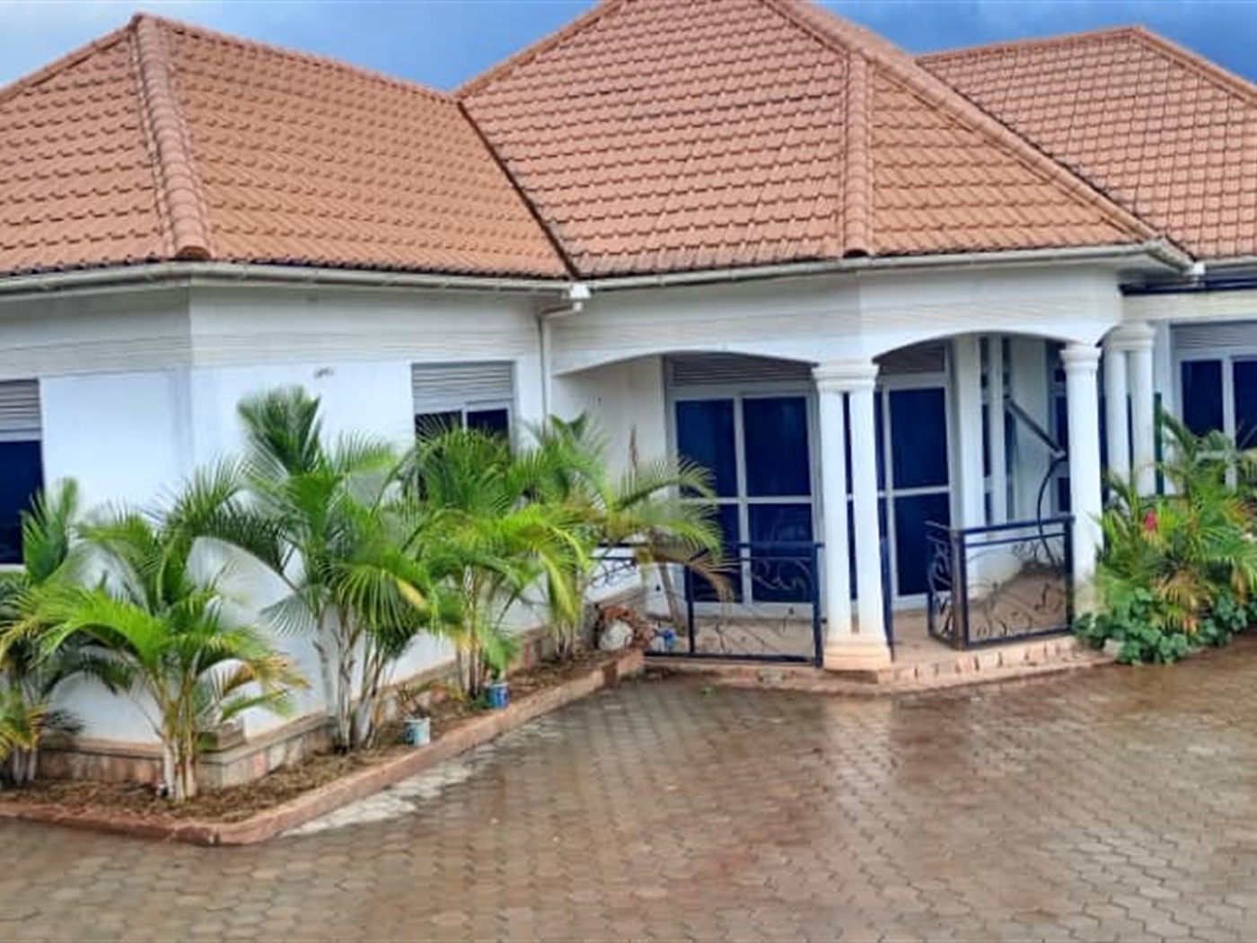 Bungalow for sale in Kitende Wakiso