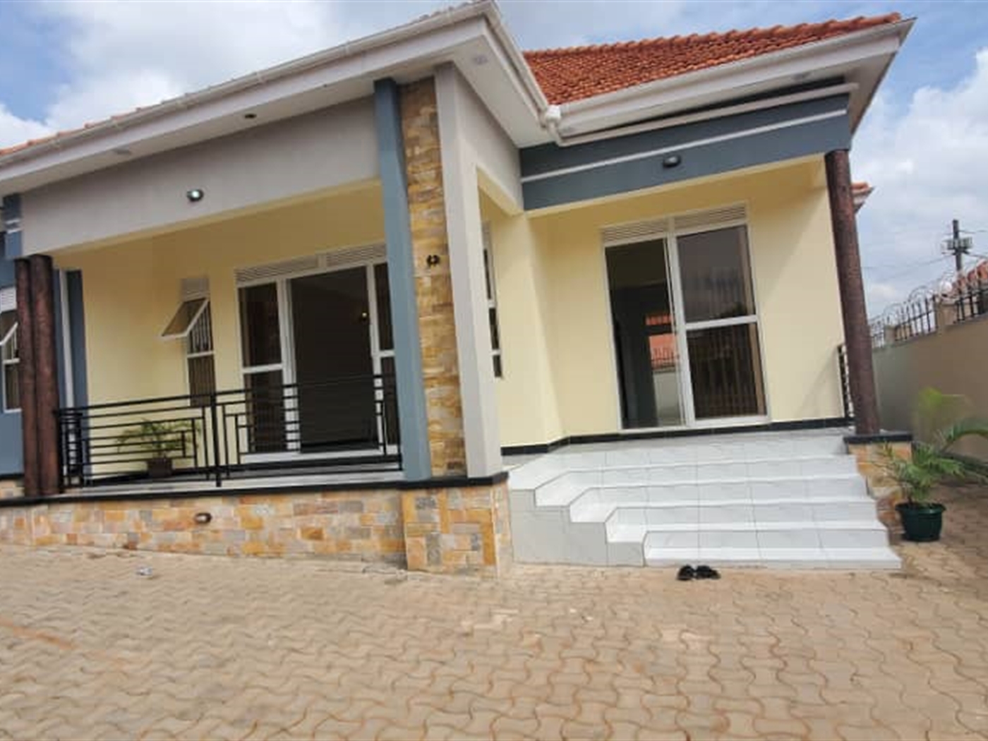 Bungalow for sale in Kitende Wakiso