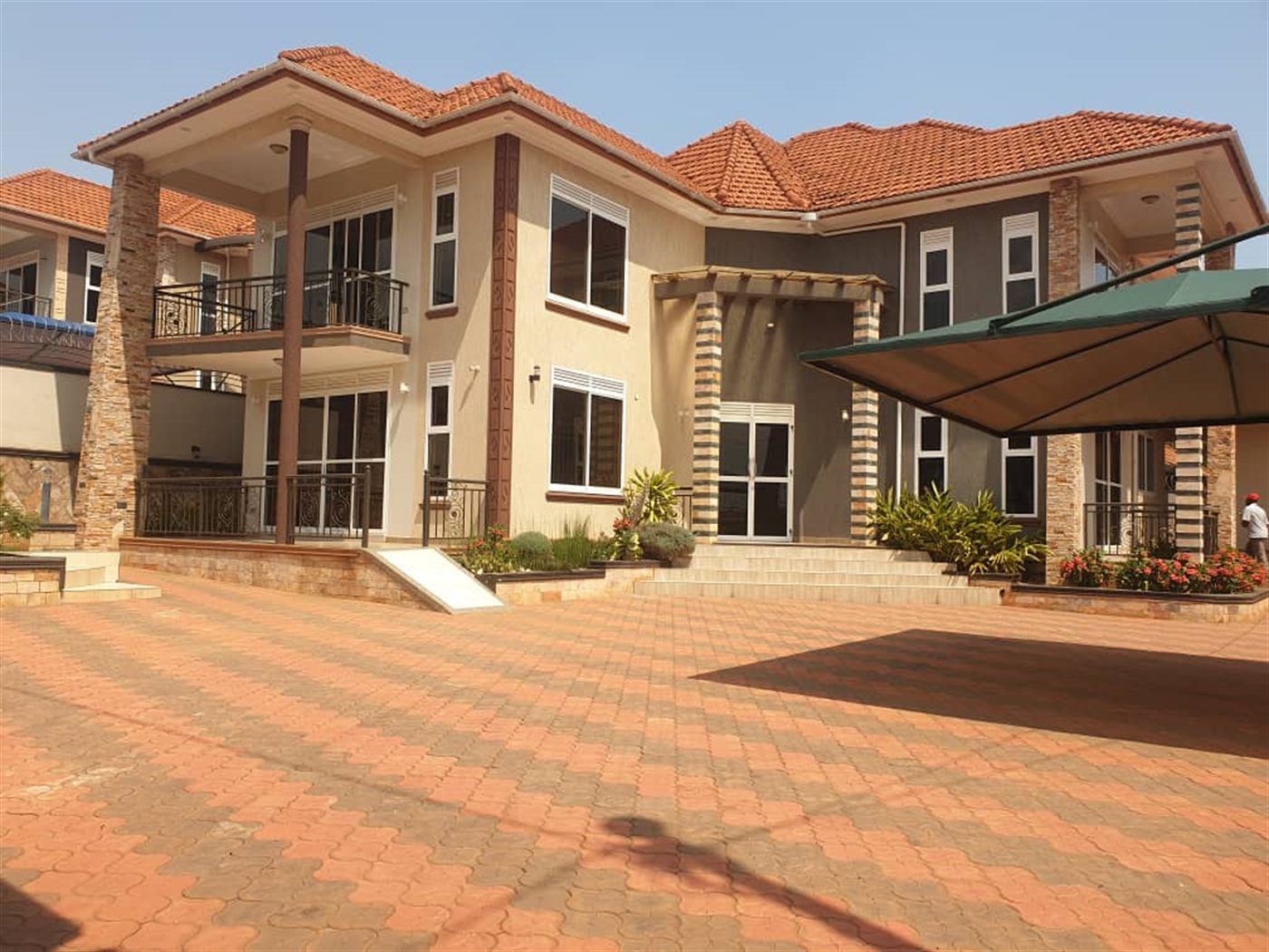 Storeyed house for sale in Bwebajja Wakiso