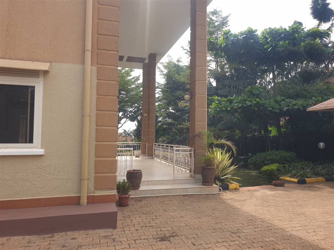 Storeyed house for rent in Lubowa Wakiso