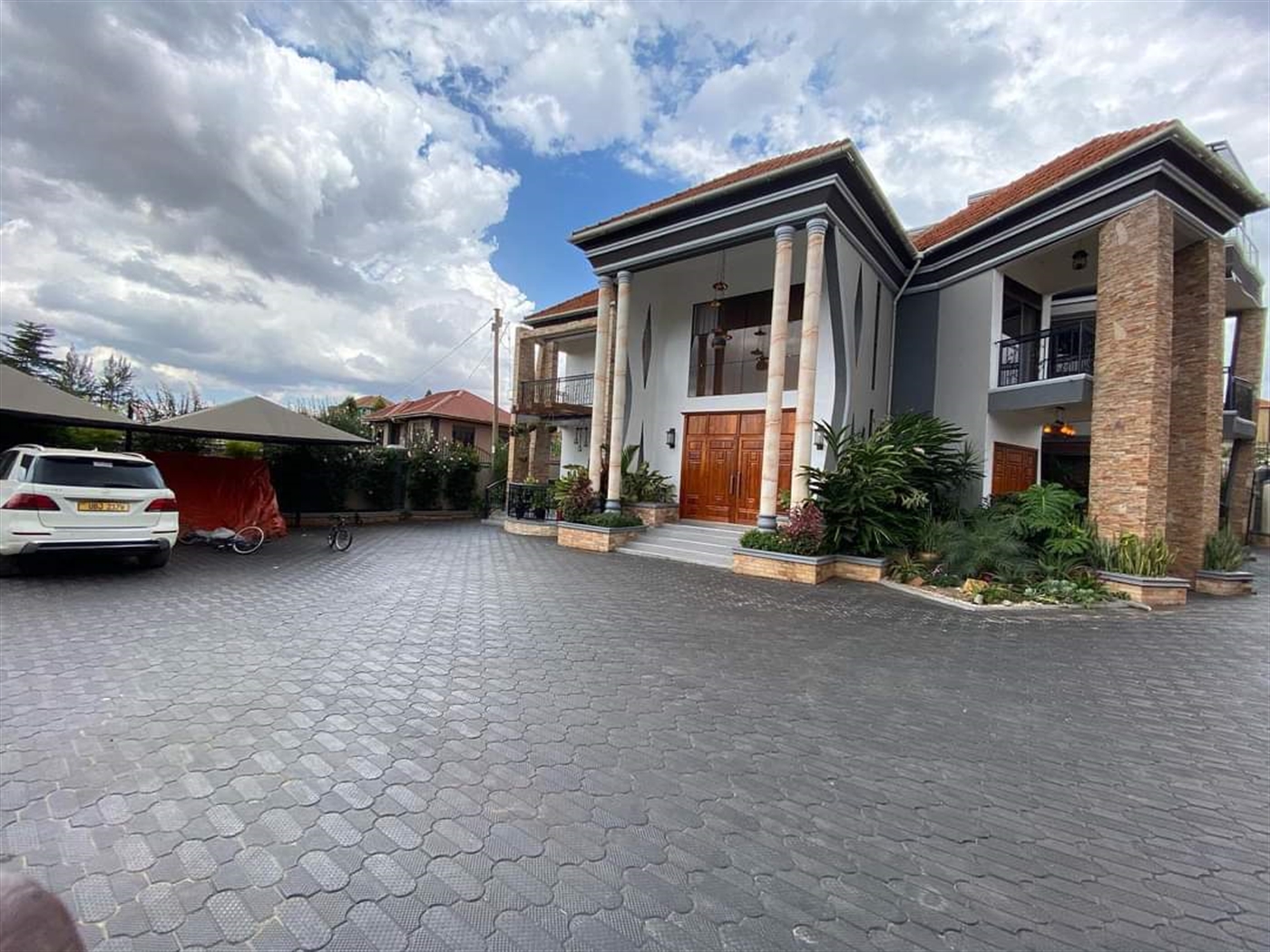 Mansion for sale in Kyanja Kampala