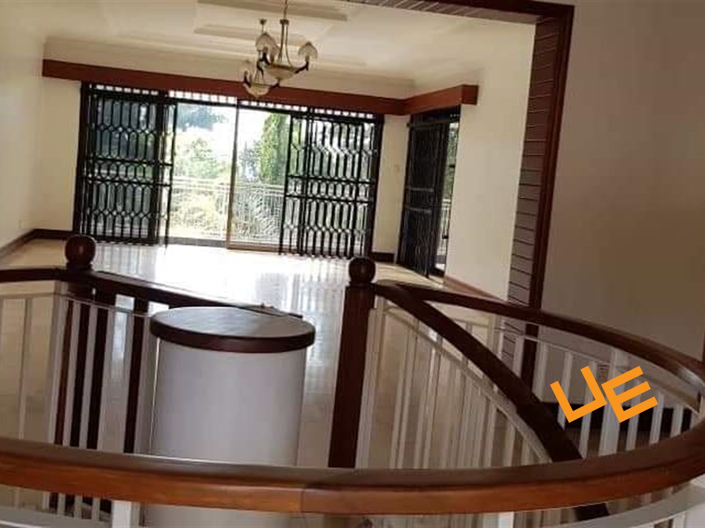 Storeyed house for rent in Bugoloobi Kampala