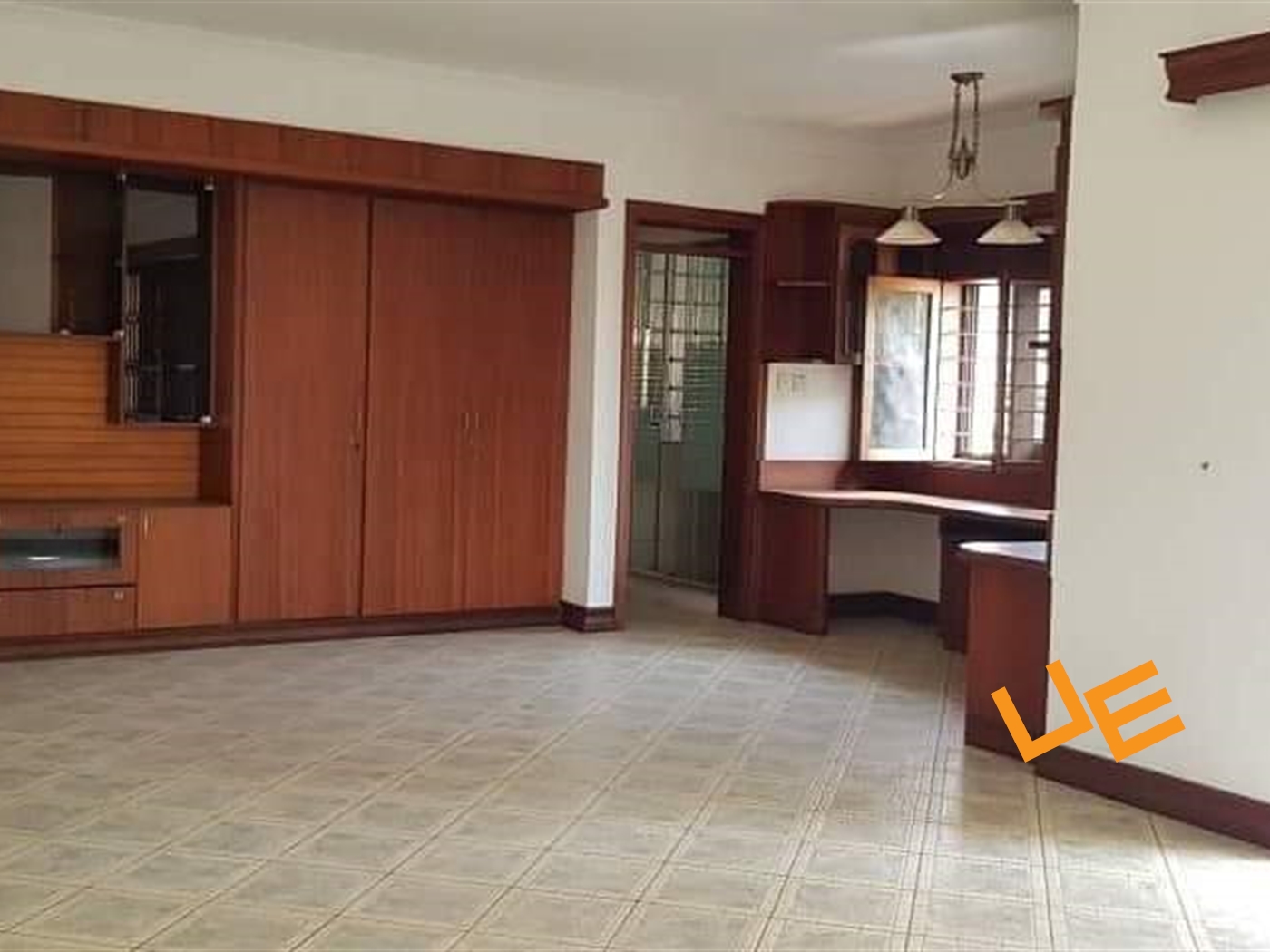 Storeyed house for rent in Bugoloobi Kampala