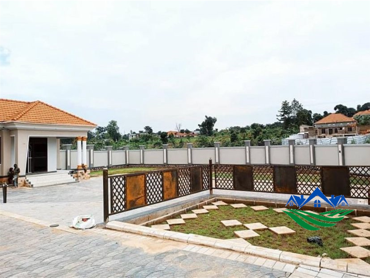 Mansion for sale in Kira Wakiso