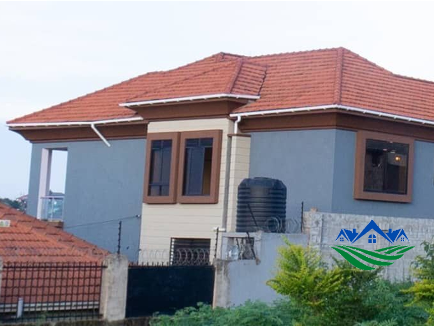 Mansion for sale in Kira Wakiso