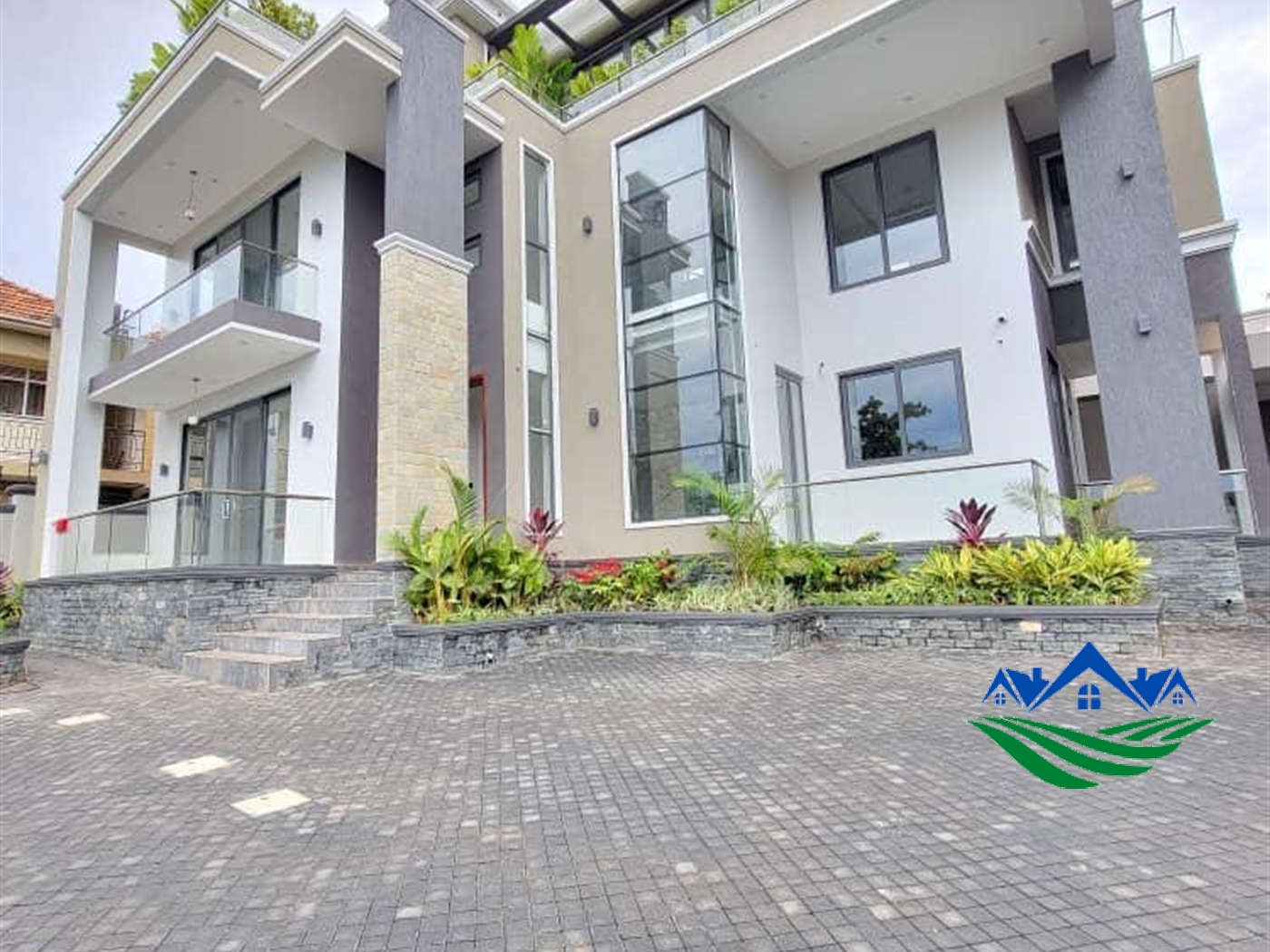 Mansion for sale in Kyanja Wakiso