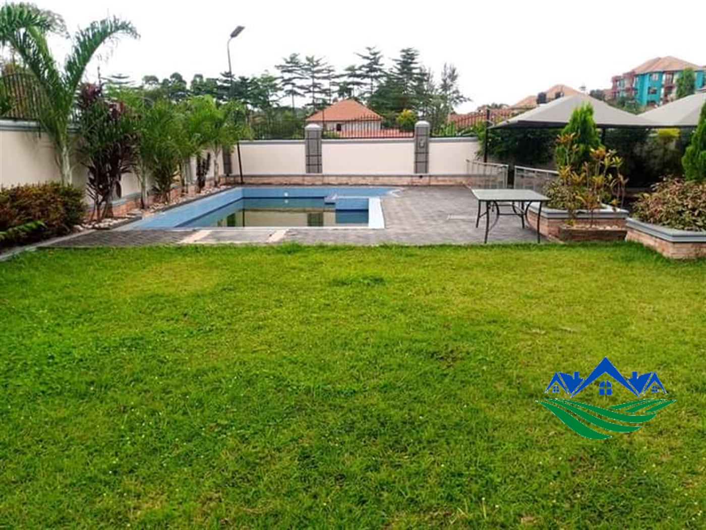 Mansion for sale in Kyanja Wakiso