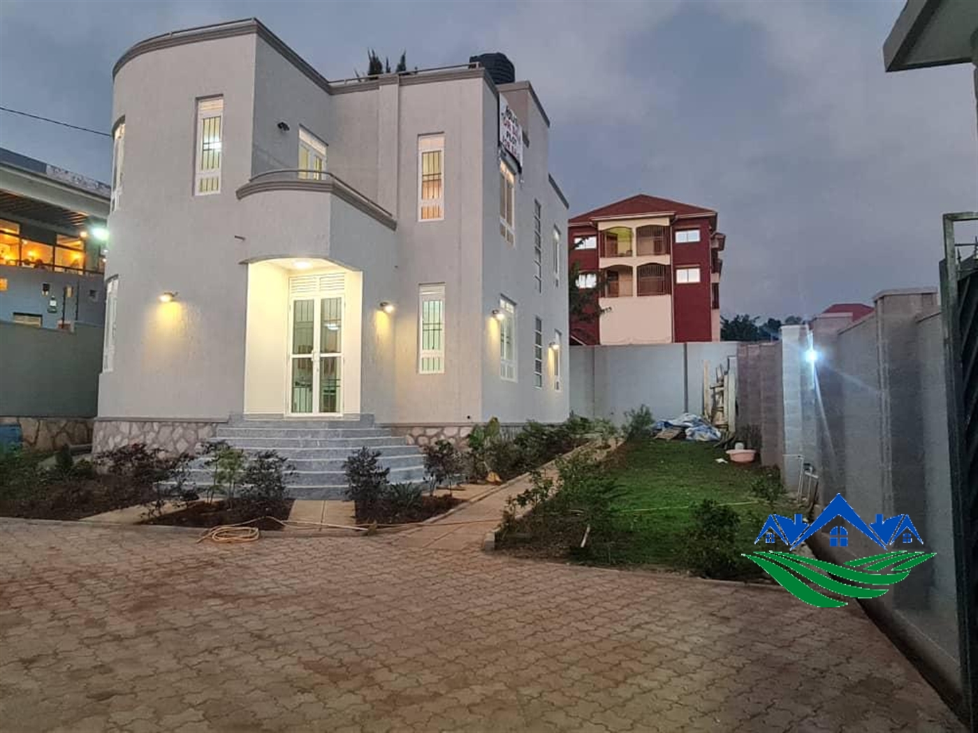 Mansion for sale in Kasangati Wakiso