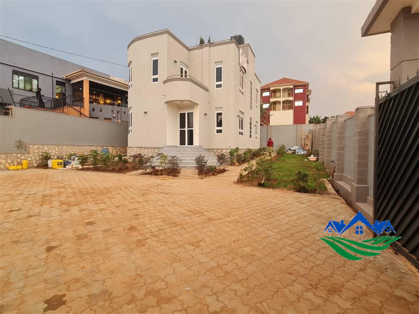 Mansion for sale in Kasangati Wakiso