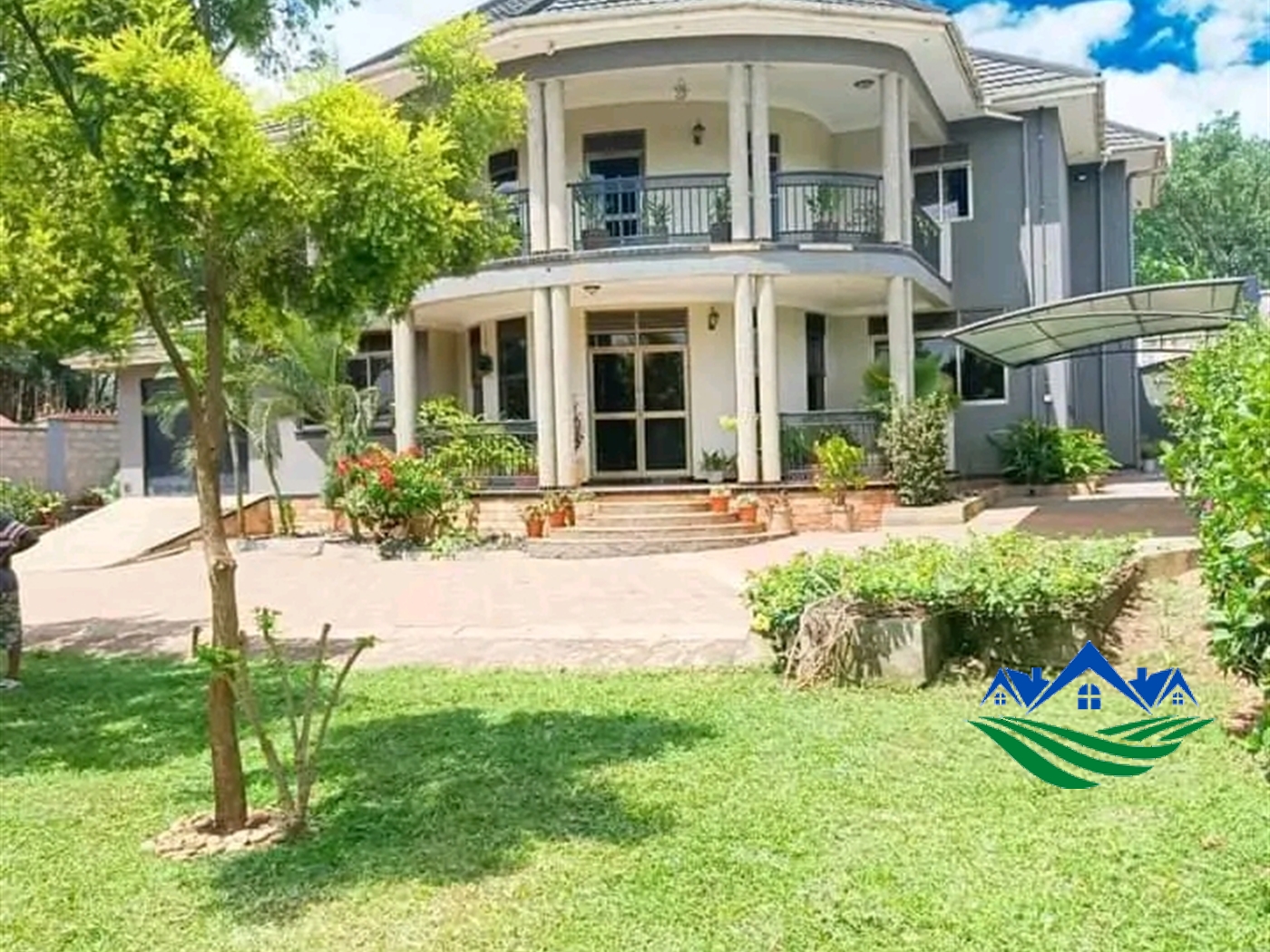 Mansion for sale in Kisaasi Wakiso