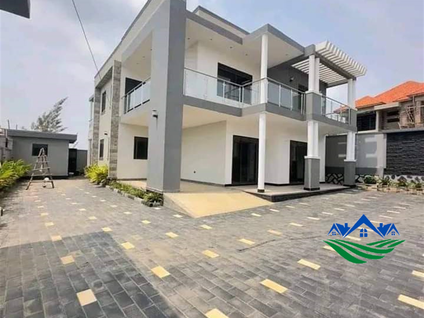 Mansion for sale in Kira Wakiso