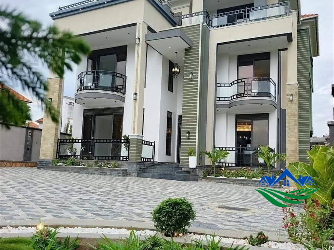 Mansion for sale in Kisaasi Wakiso