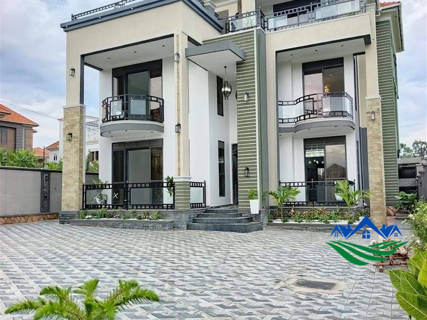 Mansion for sale in Kisaasi Wakiso