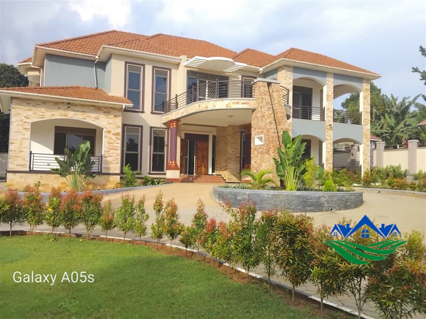 Mansion for sale in Gayaza Wakiso