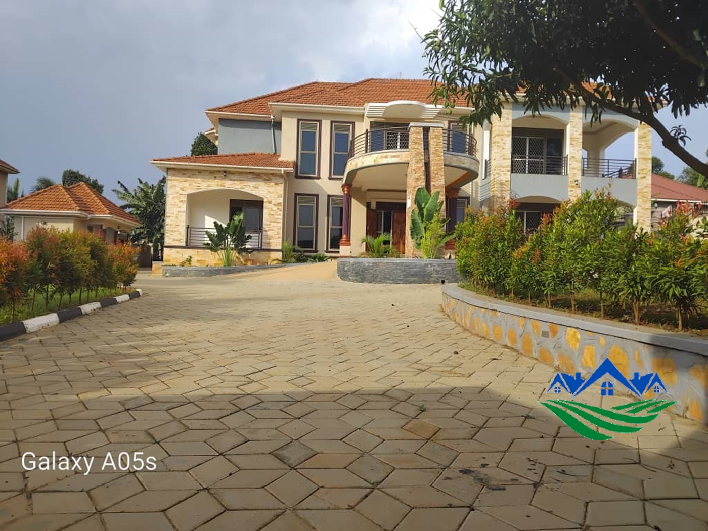 Mansion for sale in Gayaza Wakiso