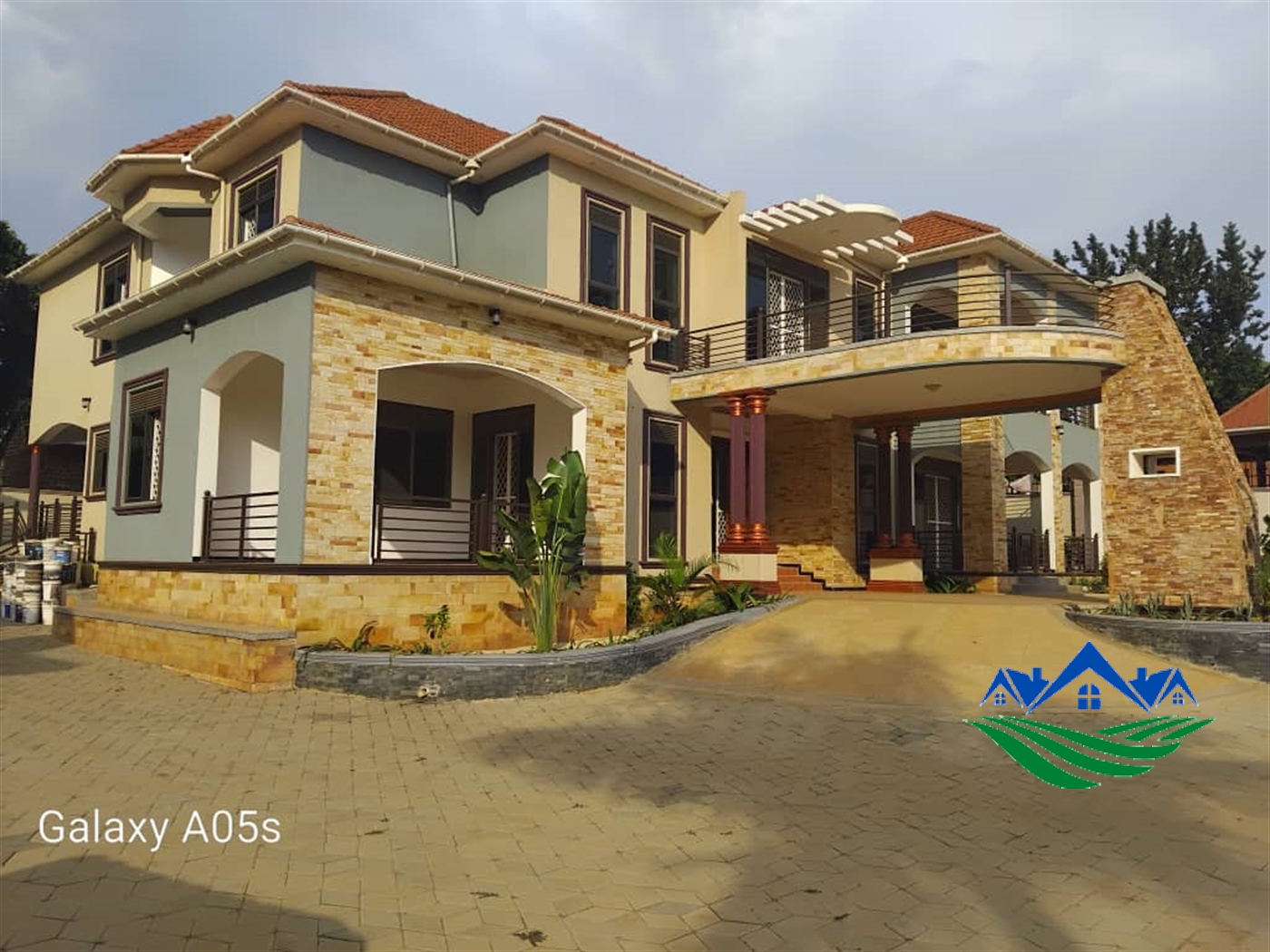 Mansion for sale in Gayaza Wakiso