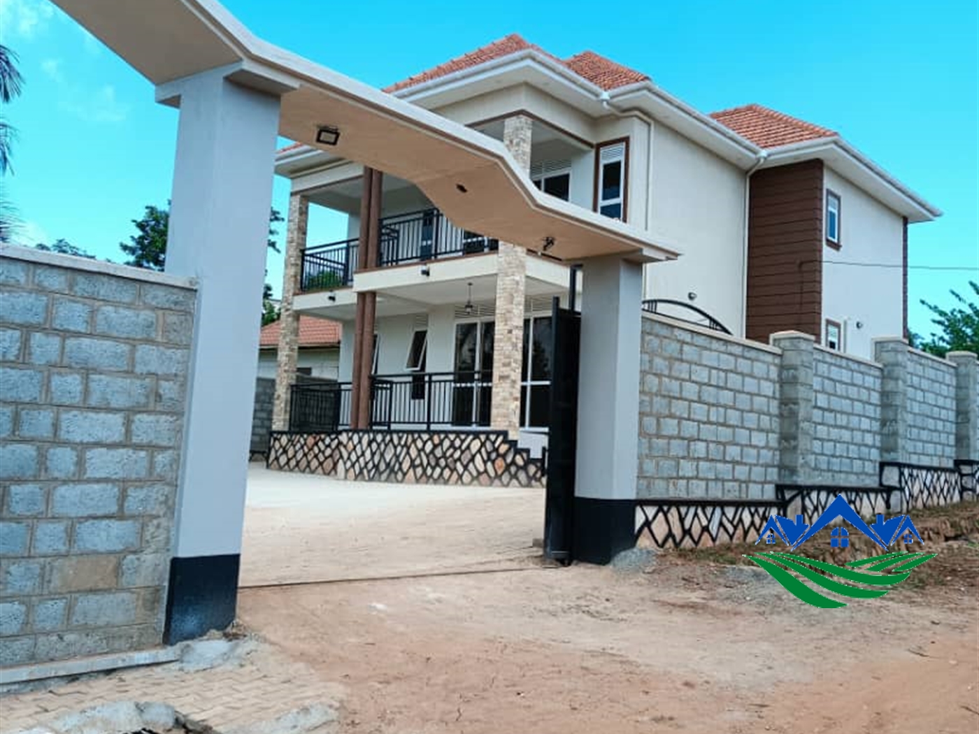 Mansion for sale in Kitende Wakiso