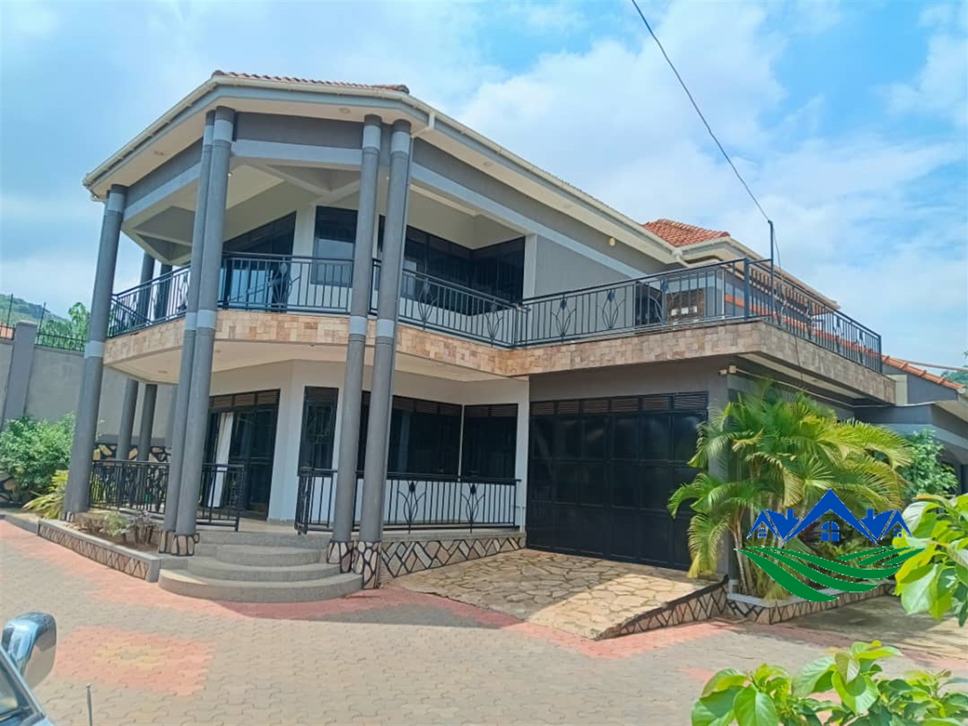 Mansion for sale in Bwebajja Wakiso